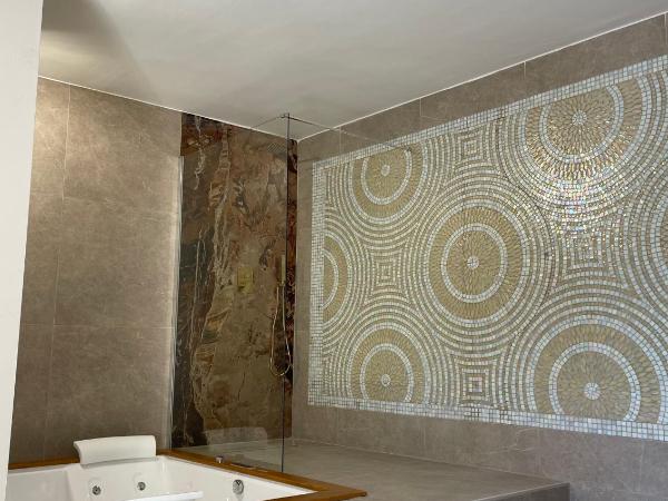 Cannatella's Mansion : photo 3 de la chambre suite lit queen-size avec baignoire spa
