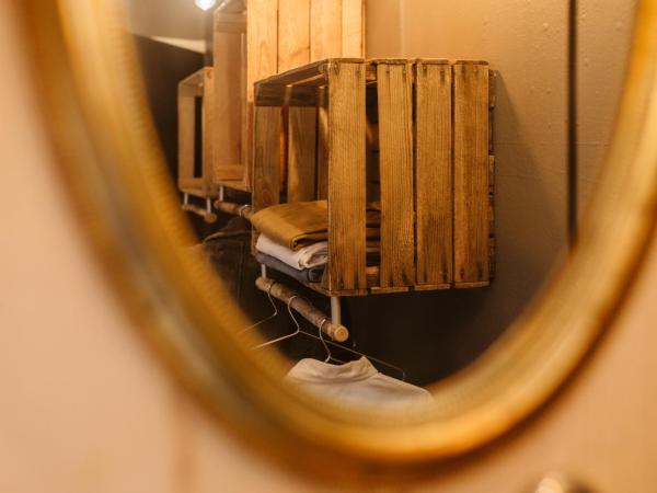 The Keep Eco Rooms : photo 2 de la chambre chambre lits jumeaux privat avec salle de bains commune