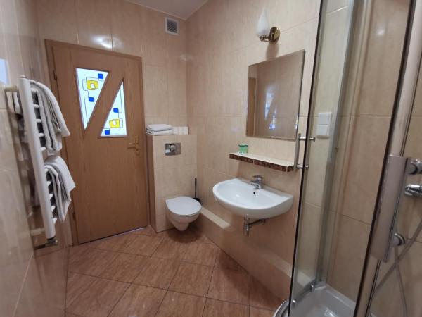 Hotel Zieliniec : photo 4 de la chambre chambre triple