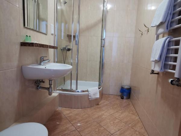 Hotel Zieliniec : photo 3 de la chambre chambre triple