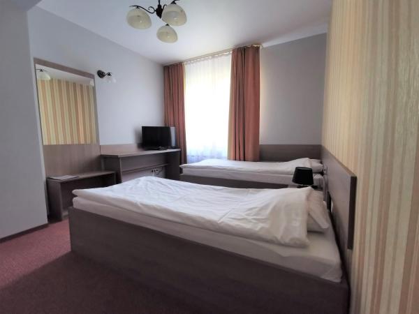 Hotel Zieliniec : photo 1 de la chambre chambre lits jumeaux