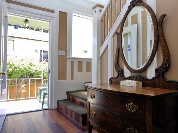 James Bay Inn Hotel, Suites & Cottage : photo 7 de la chambre suite 1 chambre