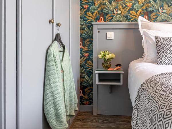 Hotel Splendid : photo 4 de la chambre chambre double - vue sur tour eiffel