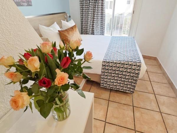 HOTEL DES CALANQUES : photo 6 de la chambre chambre double avec balcon