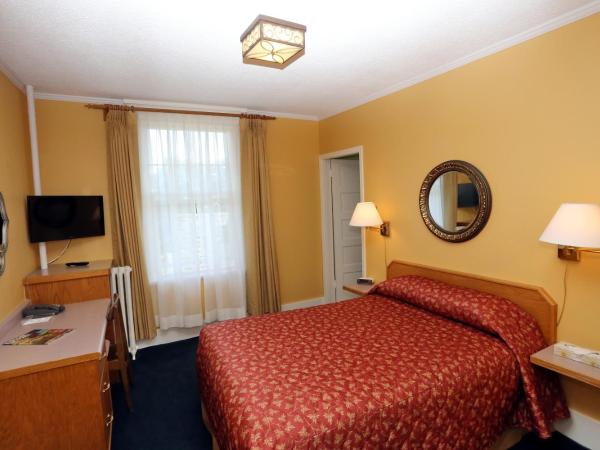 James Bay Inn Hotel, Suites & Cottage : photo 3 de la chambre petite chambre