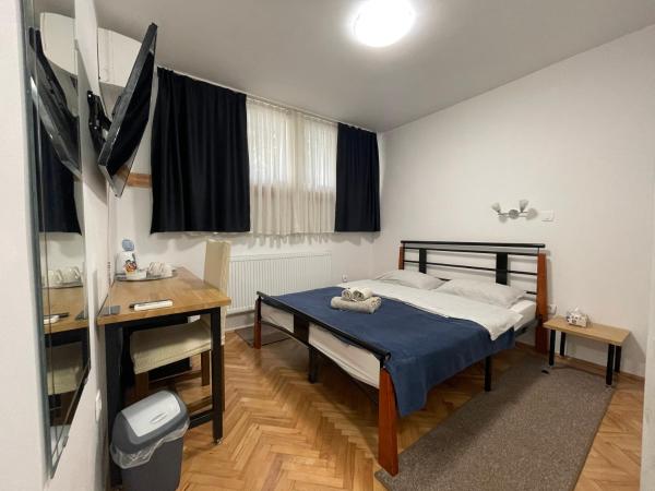 m-blok : photo 3 de la chambre chambre double avec salle de bains privative