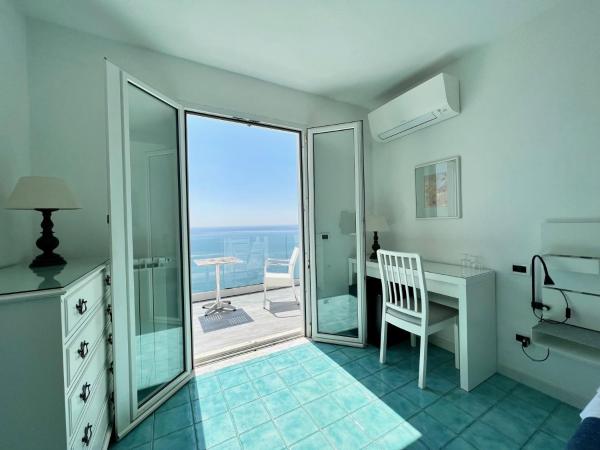 Hotel Casa Sofia : photo 9 de la chambre chambre double deluxe avec balcon - vue sur mer