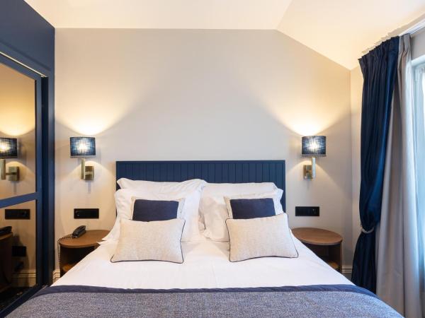 AP Dona Aninhas : photo 5 de la chambre chambre double ou lits jumeaux avec balcon