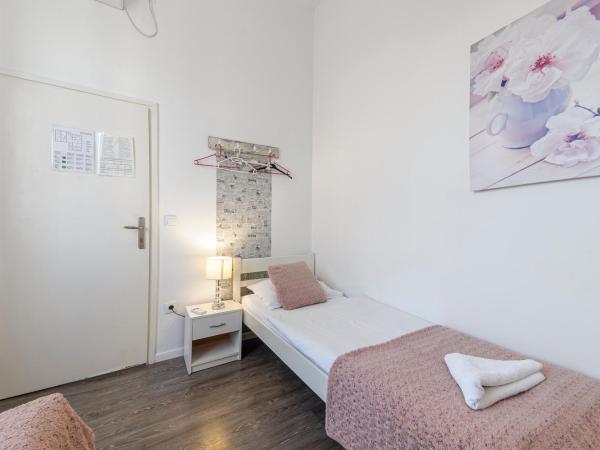 Hostel Globo : photo 6 de la chambre chambre lits jumeaux standard avec salle de bains commune