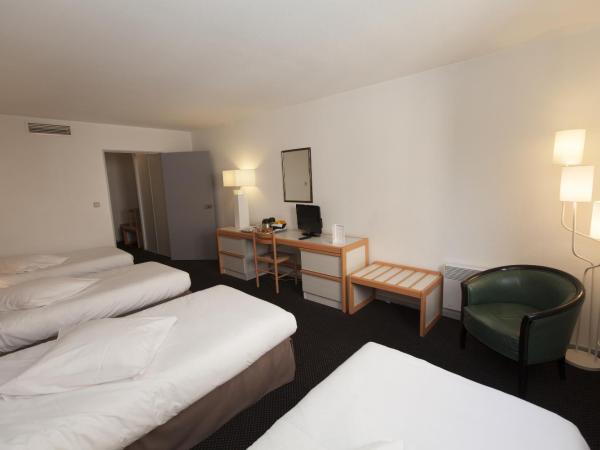 Hôtel Paradis : photo 2 de la chambre chambre familiale (2 adultes et 2 enfants)