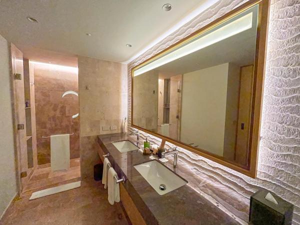 Haven Riviera Cancun - All Inclusive - Adults Only : photo 7 de la chambre suite junior club sérénité avec lit king-size - vue sur océan