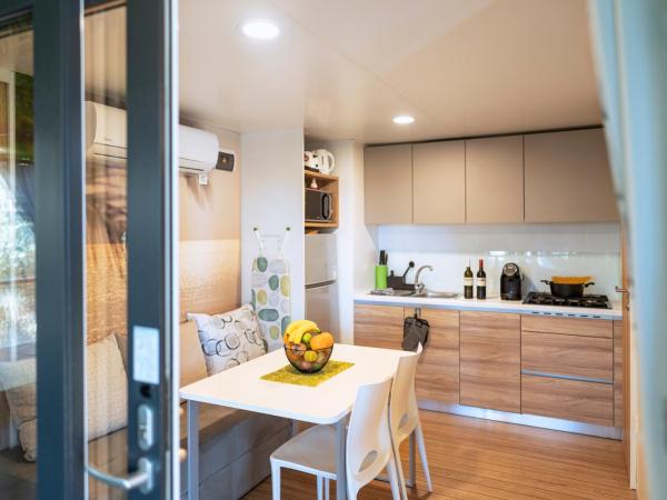 Mobile Home JOY Porton Biondi : photo 2 de la chambre mobile home