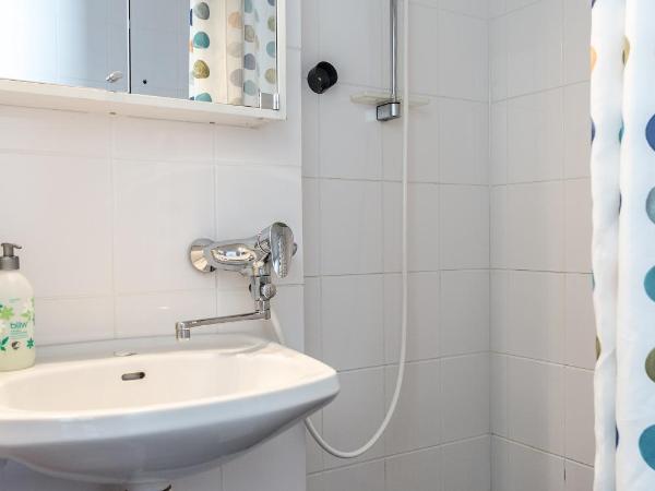 Guesthouse Borealis : photo 8 de la chambre chambre lits jumeaux