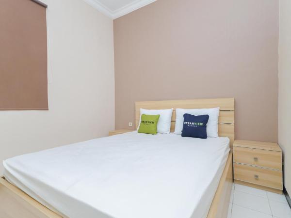 Urbanview Roemah Tebet by RedDoorz : photo 4 de la chambre chambre double supérieure