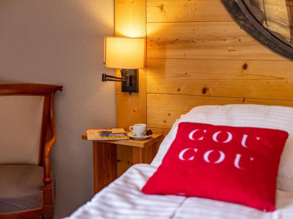 Le Coucou Hotel Restaurant & Lounge-Bar : photo 8 de la chambre chambre chalet chic - vue sur montagnes