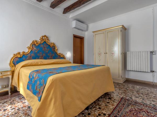 Hotel Casa Boccassini : photo 5 de la chambre chambre familiale - vue sur jardin