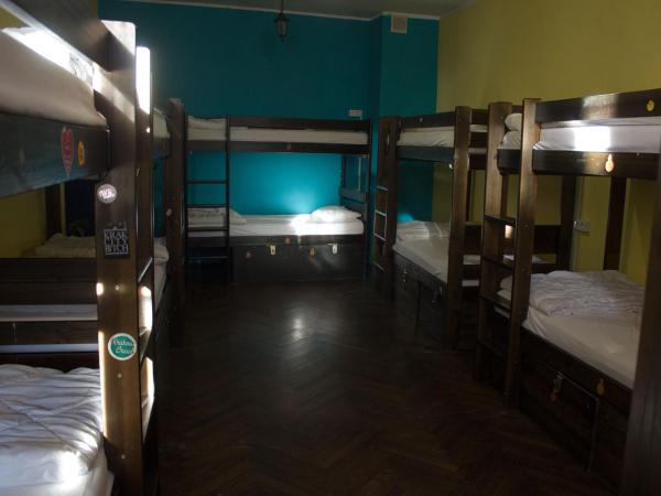 The Little Havana Party Hostel : photo 2 de la chambre lit dans dortoir mixte de 12 lits