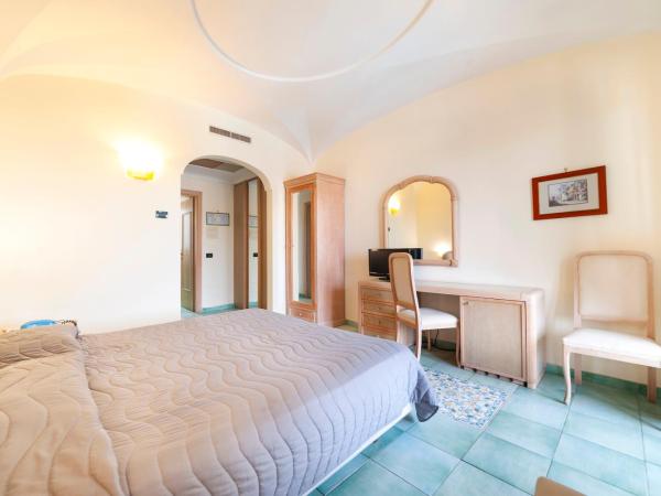 Hotel Terme Don Pepe : photo 3 de la chambre chambre double supérieure - vue sur piscine