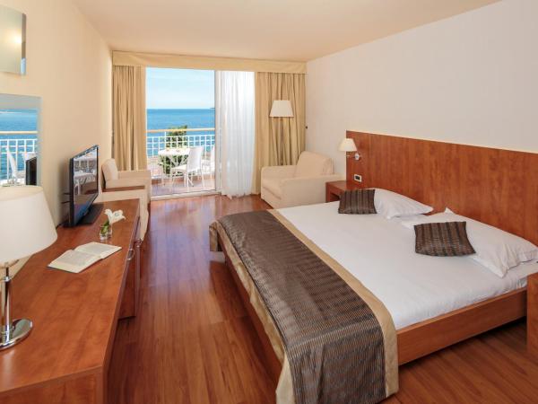 Hotel Umag Plava Laguna : photo 3 de la chambre premium room with balcony, sea side - extra bed