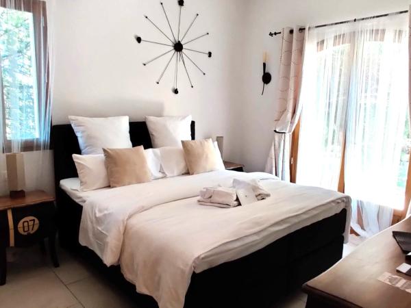 Maison Prestige Saint Tropez by Roberto Geissini : photo 2 de la chambre chambre standard