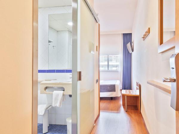 Acta Antibes : photo 1 de la chambre chambre double ou lits jumeaux