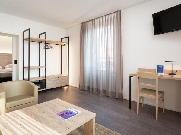 Hotel Du Lac : photo 2 de la chambre suite junior moderne - vue sur lac