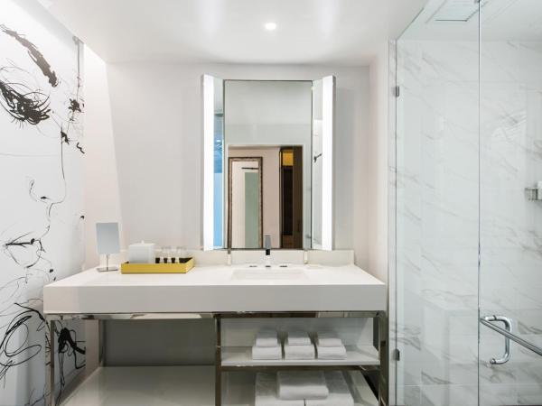 Renaissance Atlanta Airport Gateway Hotel : photo 1 de la chambre chambre d'angle lit king-size