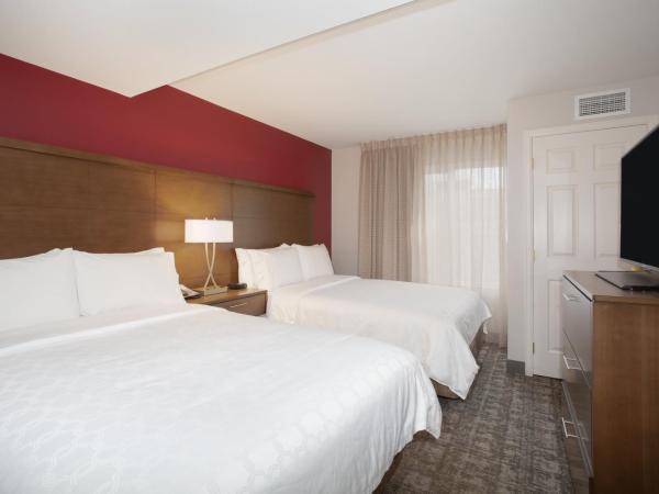 Staybridge Suites Denver International Airport, an IHG Hotel : photo 2 de la chambre two-bedroom suite with one king and two queen beds - hearing accessible