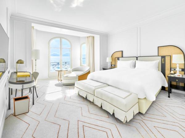 Carlton Cannes, a Regent Hotel : photo 3 de la chambre chambre premium-vue sur mer