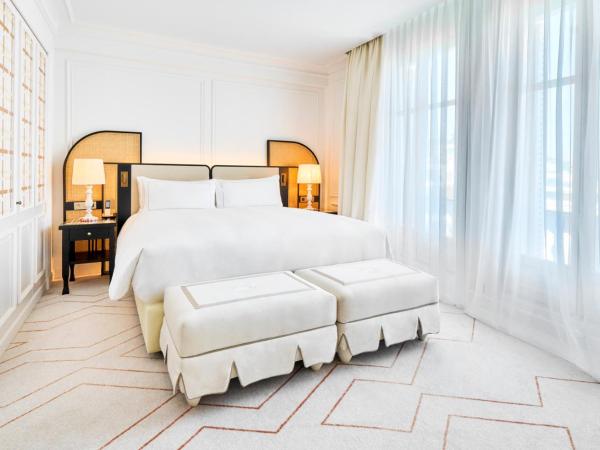 Carlton Cannes, a Regent Hotel : photo 4 de la chambre chambre premium avec balcon-vue sur ville