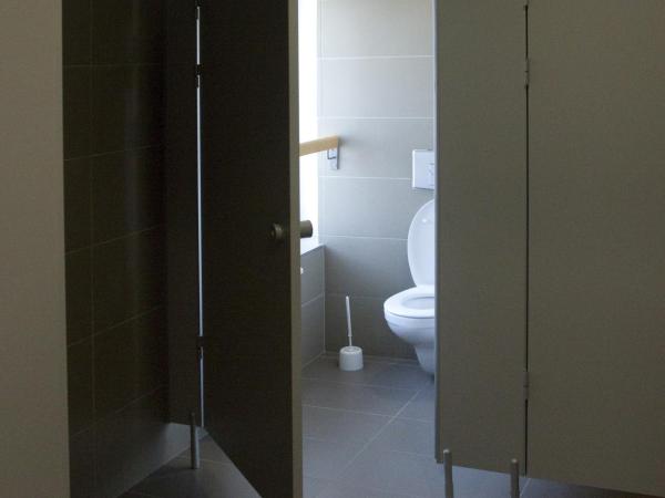 Hostel Międzynarodowe Centrum Spotkań Młodzieży : photo 5 de la chambre chambre familiale avec salle de bains commune