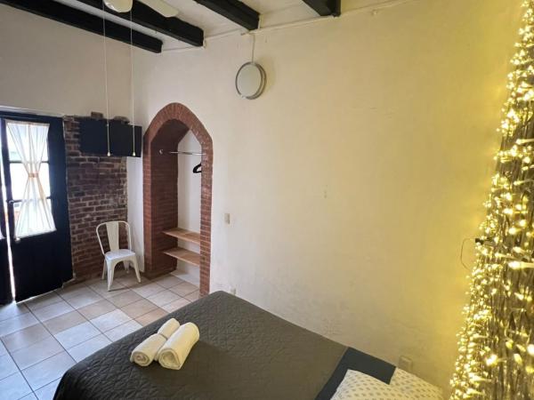 Hostal Luna 49 : photo 4 de la chambre chambre double standard avec salle de bains commune