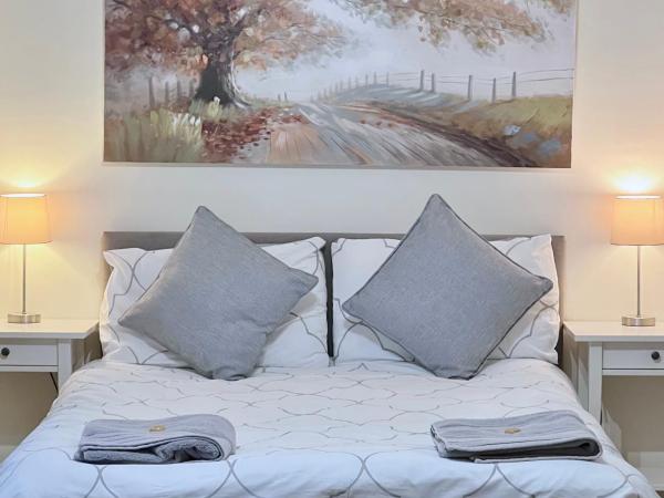 Roost Hill Guest House - Free Parking : photo 2 de la chambre suite deluxe
