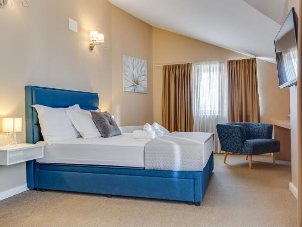 Hotel Sky : photo 1 de la chambre chambre double supérieure avec balcon