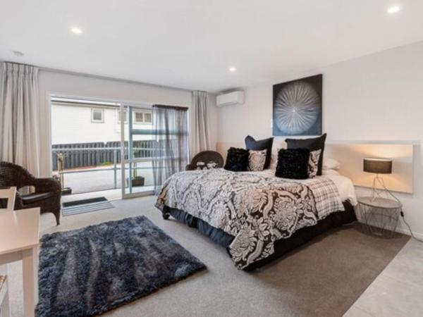 Dunrovin Motel : photo 3 de la chambre suite lit king-size