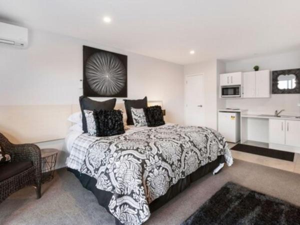 Dunrovin Motel : photo 2 de la chambre suite lit king-size