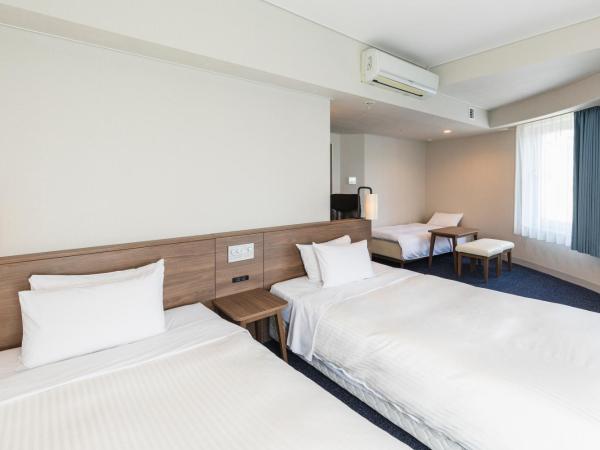 Sotetsu Fresa Inn Tokyo-Toyocho : photo 1 de la chambre chambre triple de luxe - fumeurs