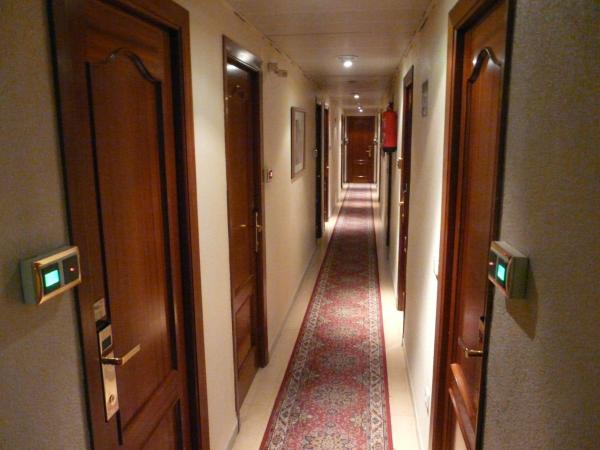 Hotel Reyes Catolicos : photo 4 de la chambre chambre simple