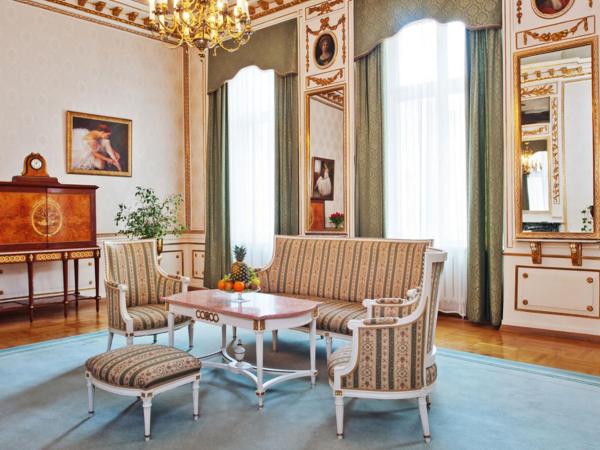 Grand Premium Booking Hotel : photo 10 de la chambre suite palace