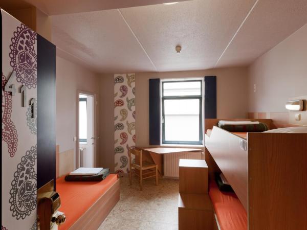 Sleep Well Youth Hostel : photo 2 de la chambre lit dans dortoir mixte de 3 lits