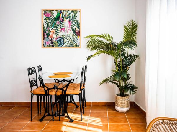 Marbella Village : photo 2 de la chambre appartement supérieur avec balcon