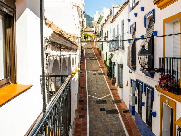 Marbella Village : photo 6 de la chambre appartement supérieur avec balcon