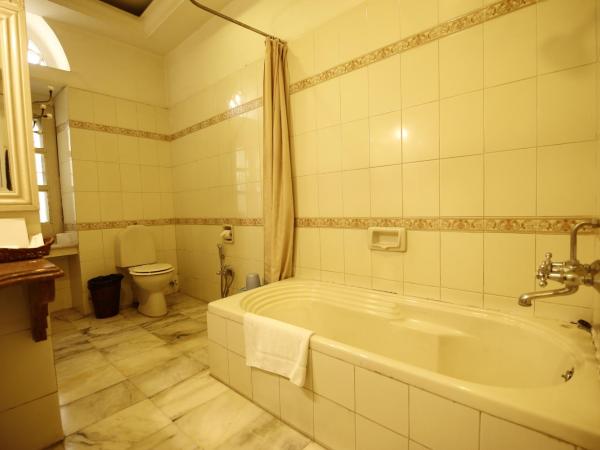 Hotel Narain Niwas Palace : photo 10 de la chambre kanota suite- free early check in by 3 hours (subject to room availability),complimentary welcome drink,10% discount on food in imperial lancers,10% discount on spa