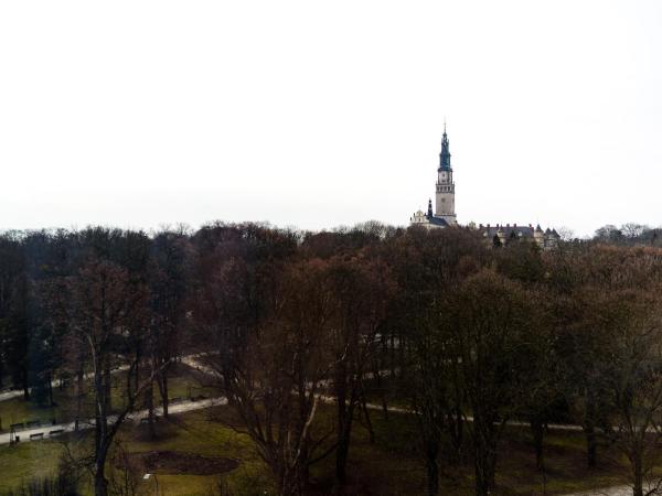 Mercure Czestochowa Centrum : photo 3 de la chambre chambre double supérieure avec vue sur le parc