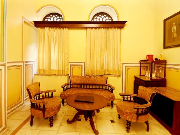 Hotel Narain Niwas Palace : photo 6 de la chambre standard double room- free early check in by 3 hours (subject to room availability),complimentary welcome drink,10% discount on food in imperial lancers,10% discount on spa