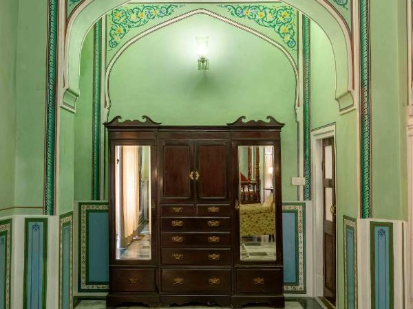 Hotel Narain Niwas Palace : photo 10 de la chambre standard double room- free early check in by 3 hours (subject to room availability),complimentary welcome drink,10% discount on food in imperial lancers,10% discount on spa