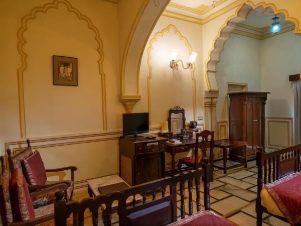 Hotel Narain Niwas Palace : photo 9 de la chambre standard double room- free early check in by 3 hours (subject to room availability),complimentary welcome drink,10% discount on food in imperial lancers,10% discount on spa