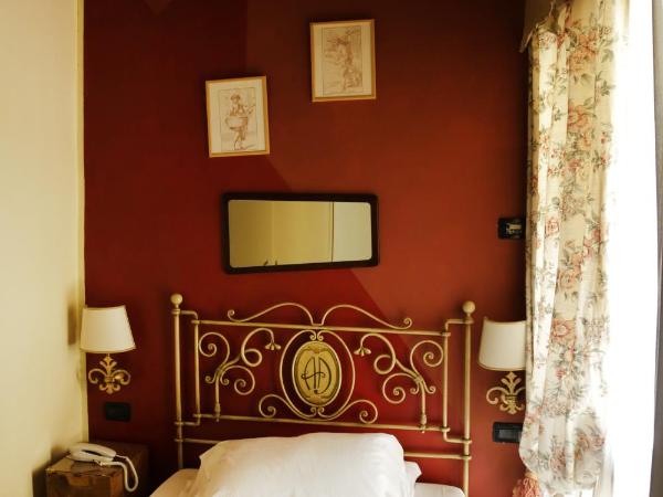 Albergo delle Drapperie : photo 5 de la chambre petite chambre double
