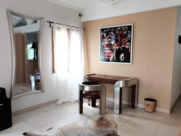 Maison Prestige Saint Tropez by Roberto Geissini : photo 5 de la chambre suite familiale