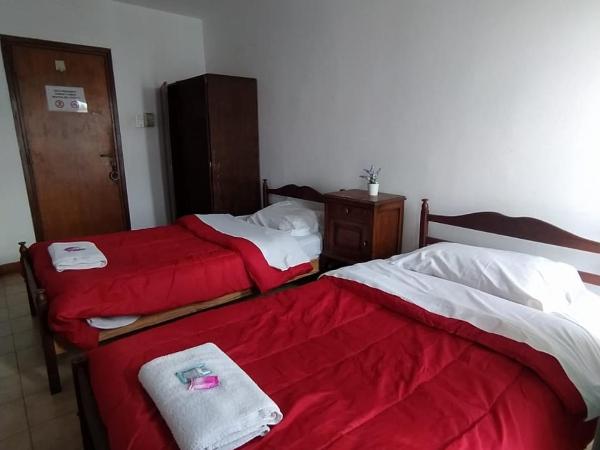 HOSTAL TILIAN : photo 7 de la chambre lit simple en dortoir